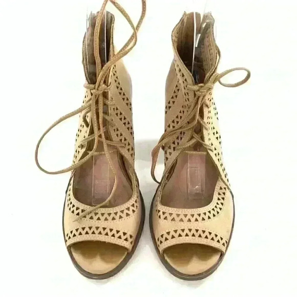 Restricted womens booties size 7.5 cream lace up laser cut Block heels - Picture 2 of 12